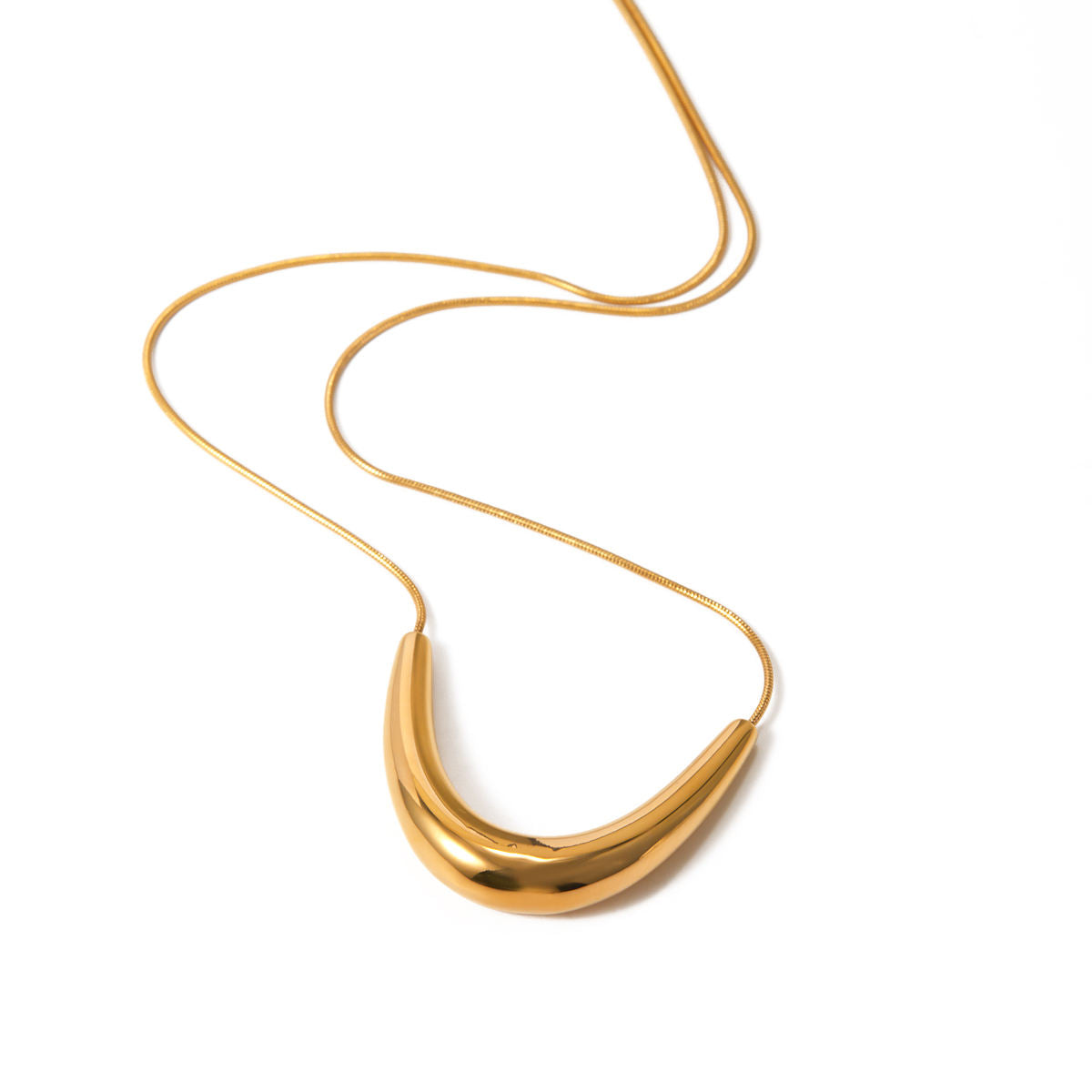 Noreen U Shape Smooth Smile Necklace