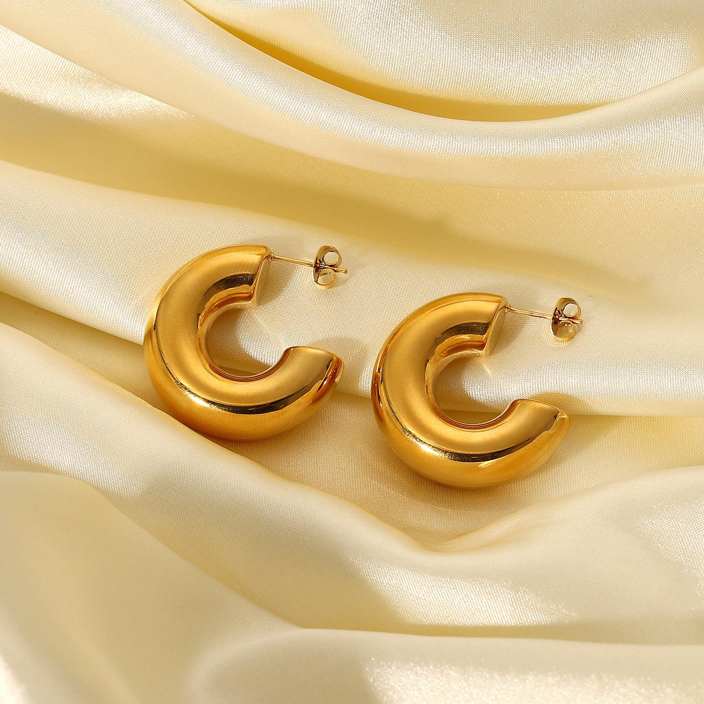 Esperanza C-shaped Chunky Earrings