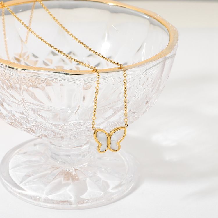 Nora Butterfly Pearl Necklace
