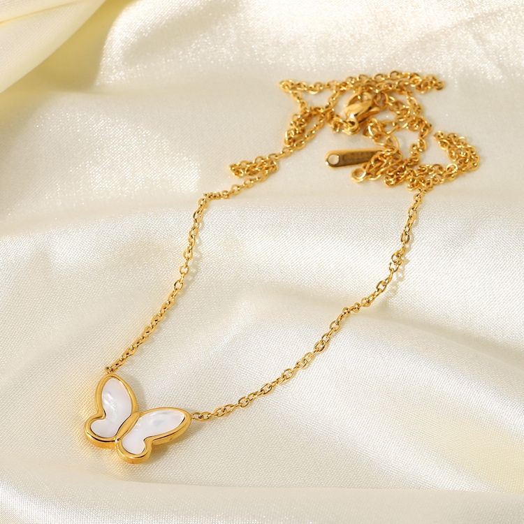 Nora Butterfly Pearl Necklace