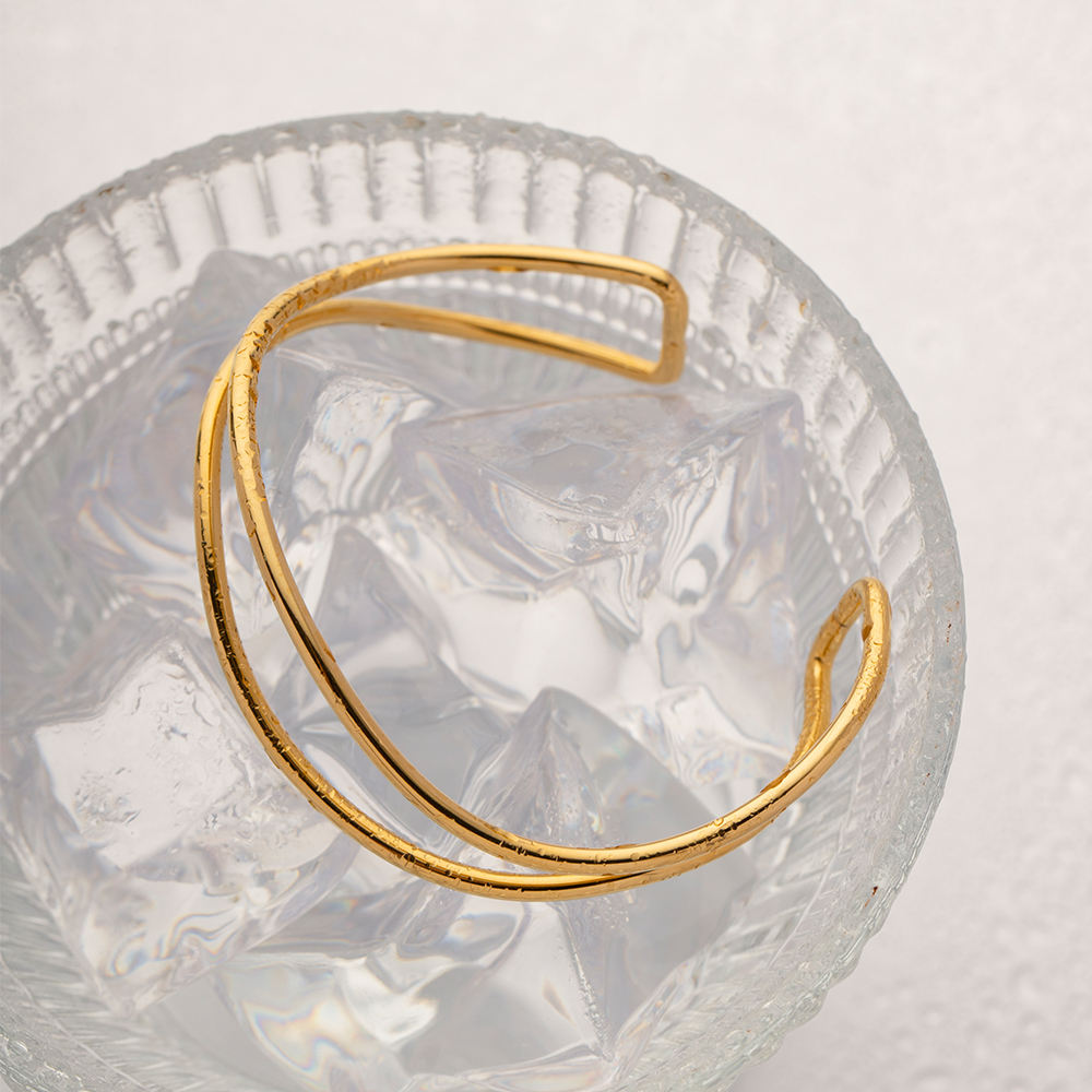 Bienvenida Minimalist Double Layer Bangle