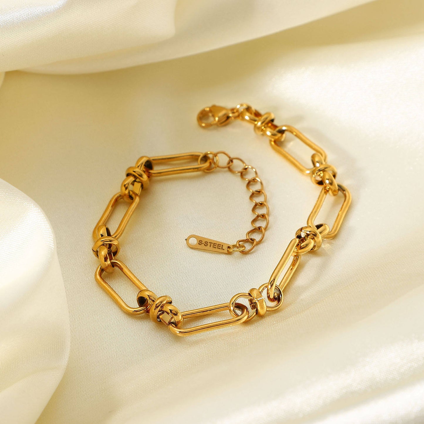 Benilda Paperclip Rectangle Link Chain Bracelet