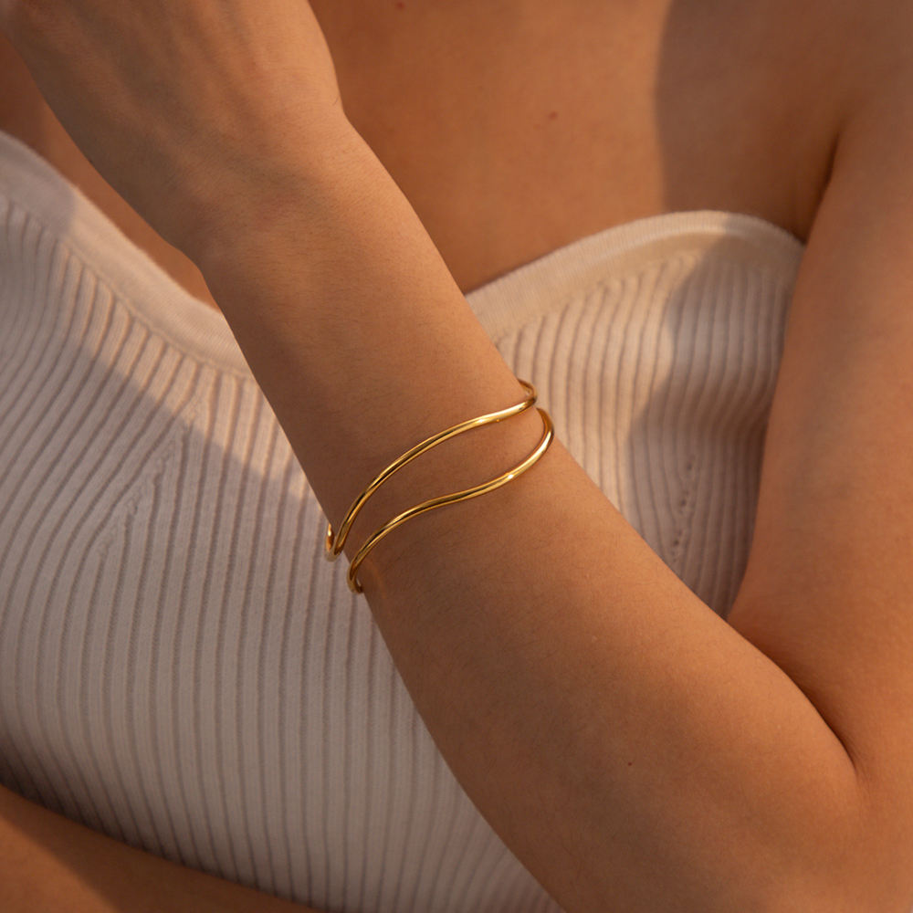 Bienvenida Minimalist Double Layer Bangle