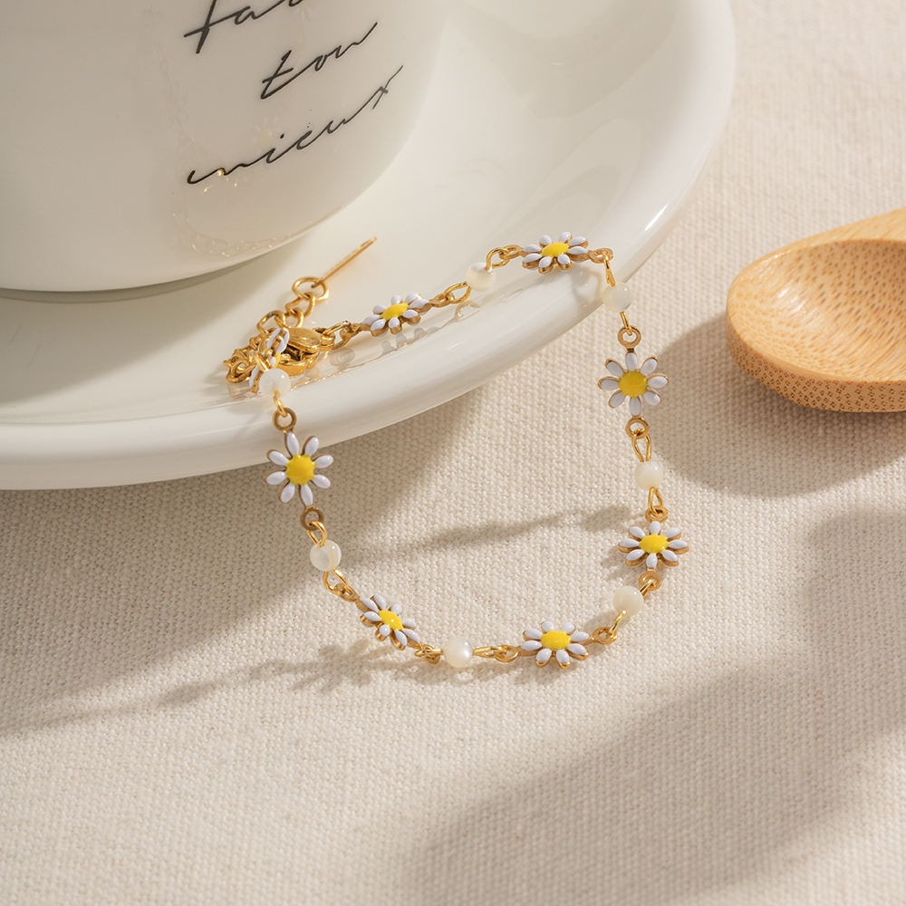 Bulaklak Daisy Flower Bracelet