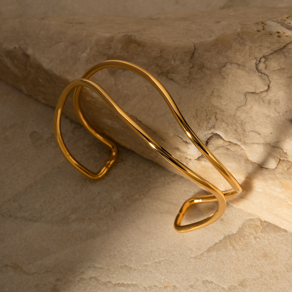 Bienvenida Minimalist Double Layer Bangle