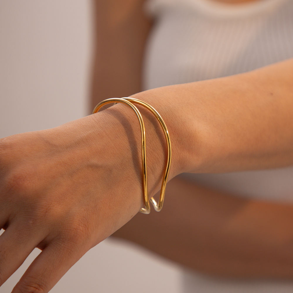 Bienvenida Minimalist Double Layer Bangle