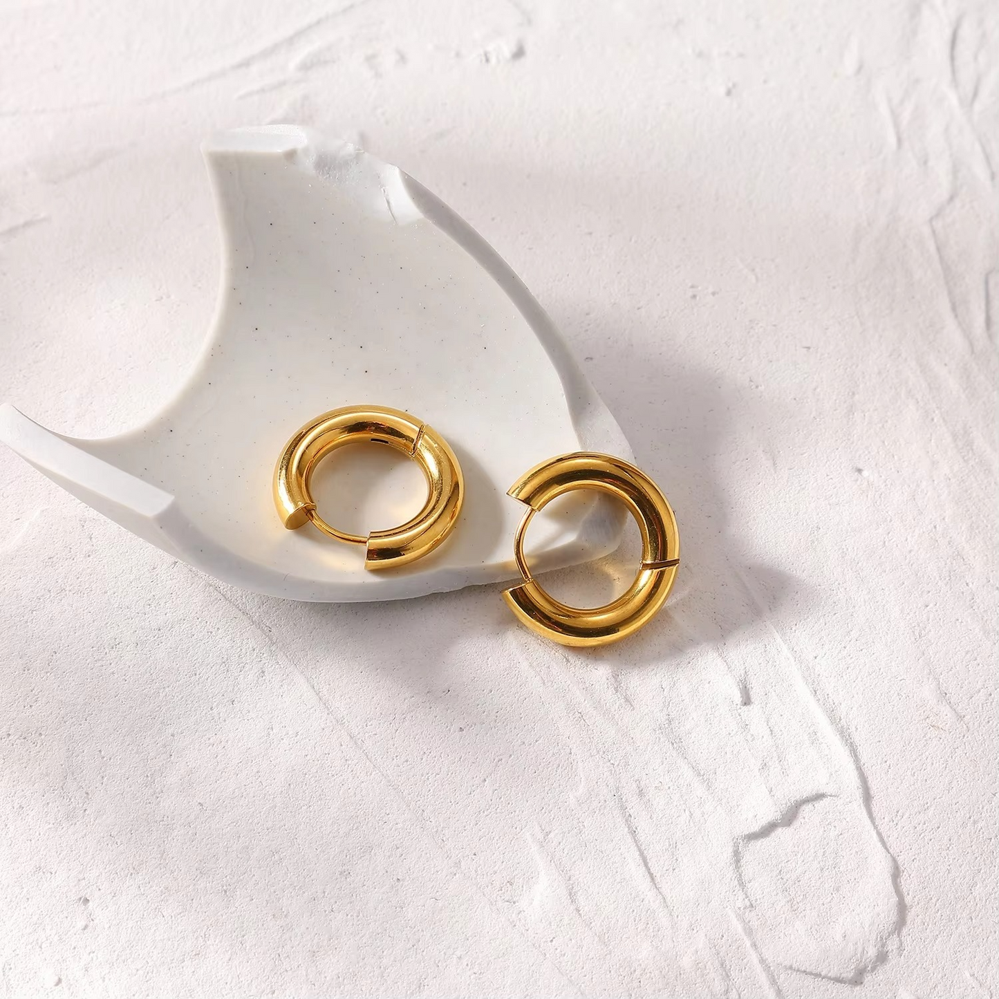 Ellie Circle Hoop Earrings (Gold, Silver)